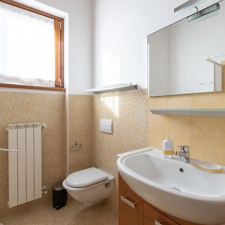 Hostdomus - Bea Free Garage And Pool * Magliolo